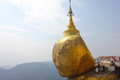 Myanmar: Bất chấp động đất 7,7 độ xảy ra chùa Kyaikhtiyo nằm trên tảng đá dát vàng vẫn đứng vững